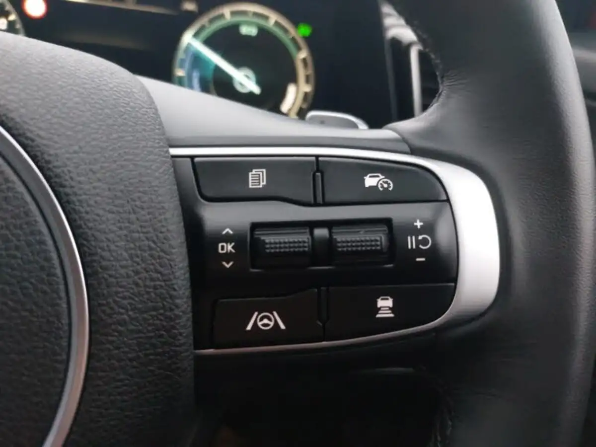 2024-kia-sportage-16-t-gdi-3-207bhp-hev-auto-big-11