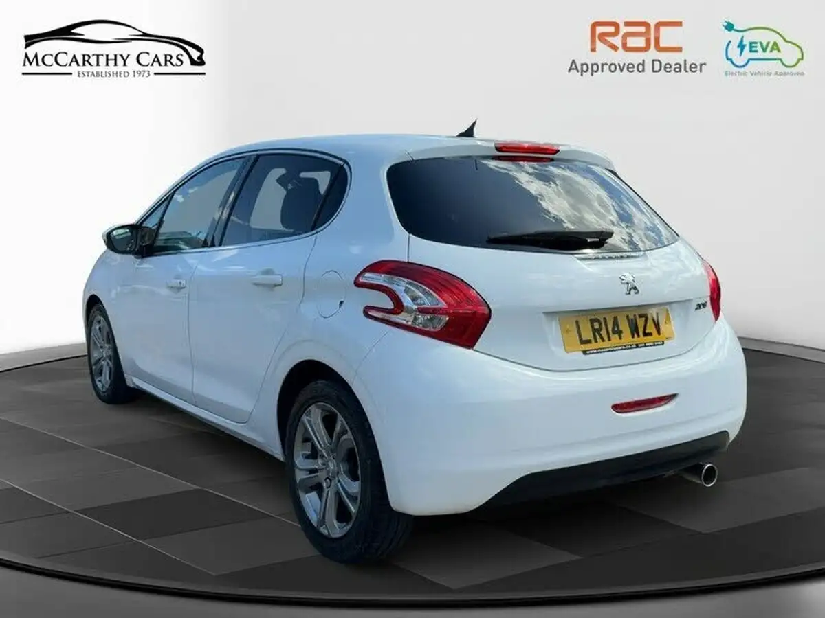 2014-peugeot-208-16-allure-5d-auto-big-8