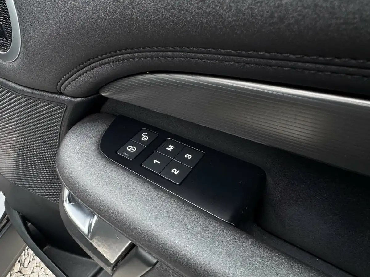 2019-land-rover-discovery-20-sd4-hse-big-41