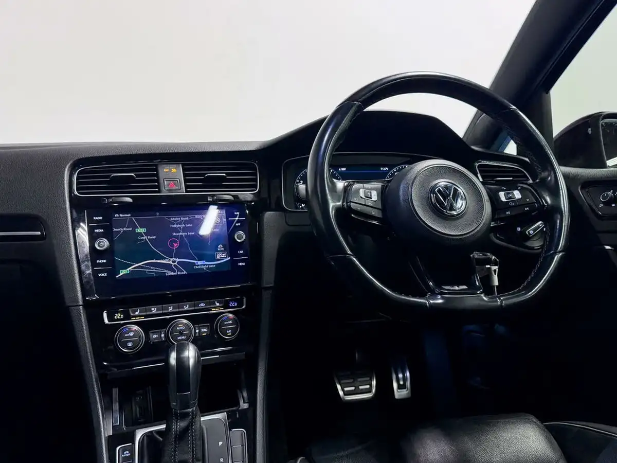 2018-volkswagen-golf-20-tsi-r-hatchback-5d-dsg-big-23