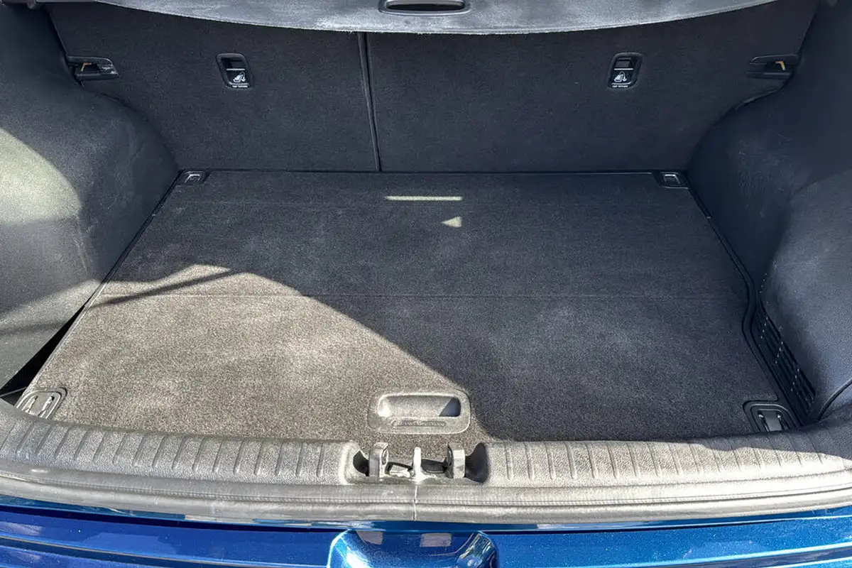 2017-kia-niro-16-gdi-2-157kwh-lithium-ion-big-17