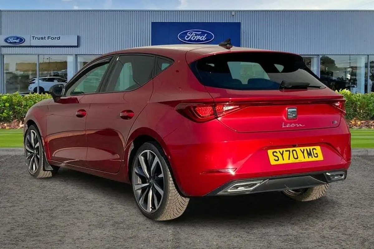 2020-seat-leon-15-etsi-fr-first-edition-hatchback-big-1