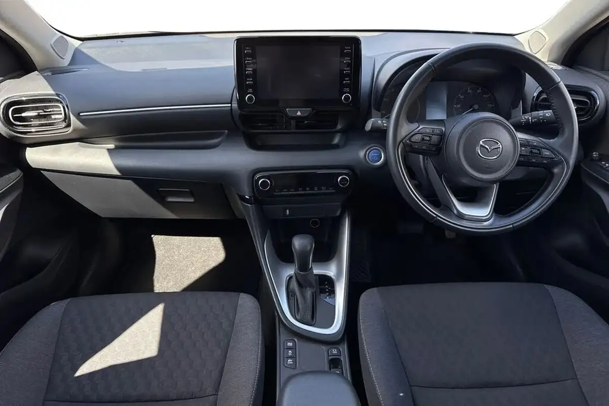 2022-mazda-mazda2-15-agile-big-3