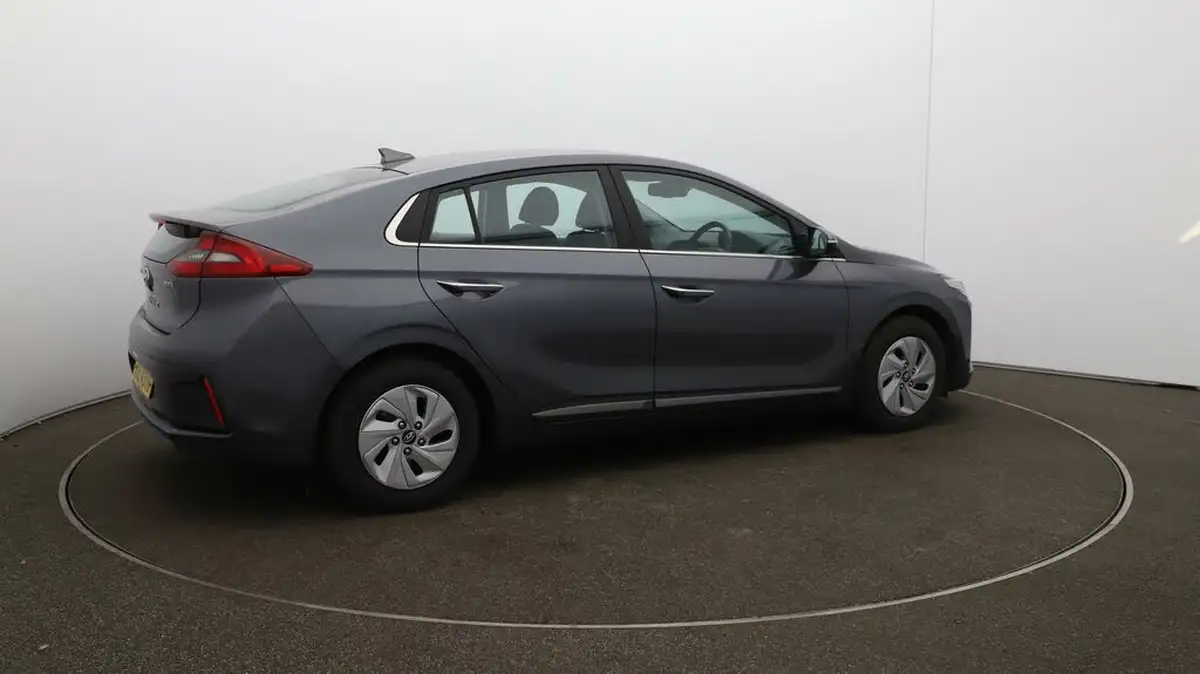 2019-hyundai-ioniq-16-gdi-premium-hybrid-big-44