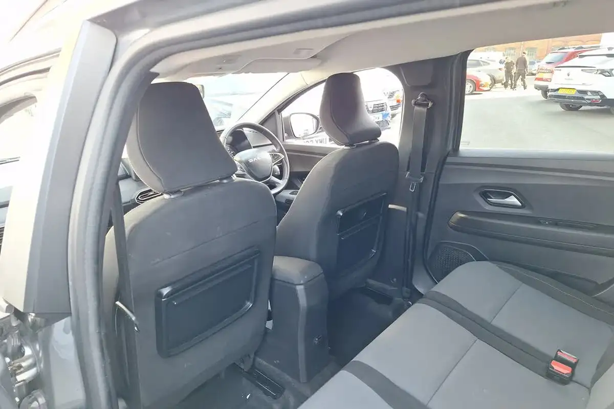 2024-dacia-jogger-10-tce-extreme-big-36
