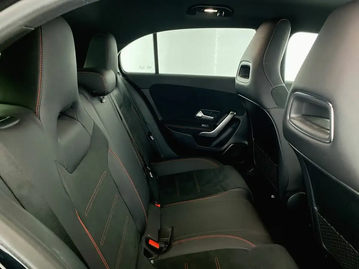 2019-mercedes-benz-a-class-13-a200-amg-line-hatchback-5d-big-24