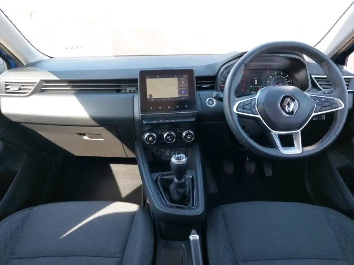 2021-renault-clio-10-tce-iconic-90ps-big-2