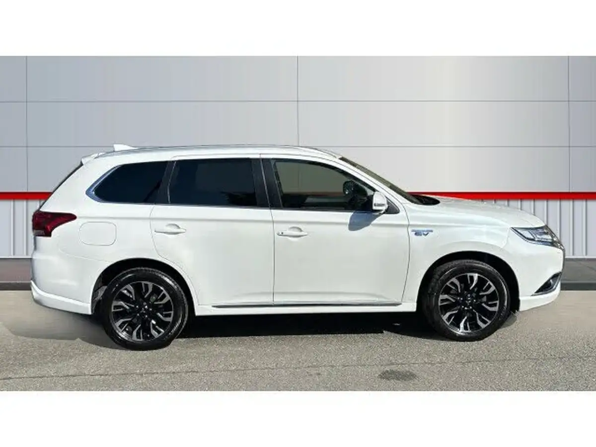 2015-mitsubishi-outlander-20-gx4h-phev-big-4