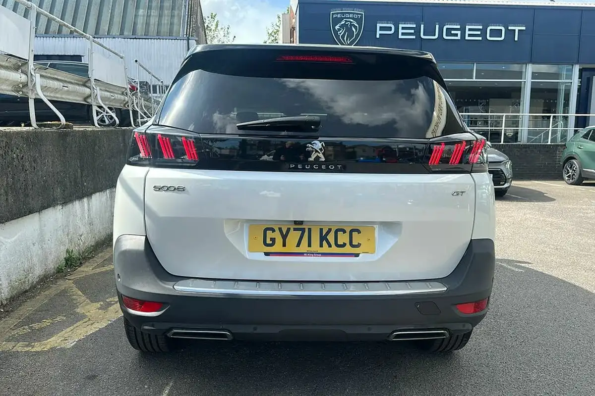 2021-peugeot-5008-suv-12-puretech-gt-eat8-big-5