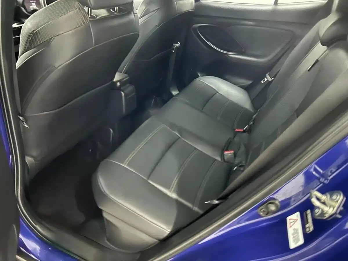 2022-toyota-yaris-cross-15-vvt-i-premiere-edition-big-19