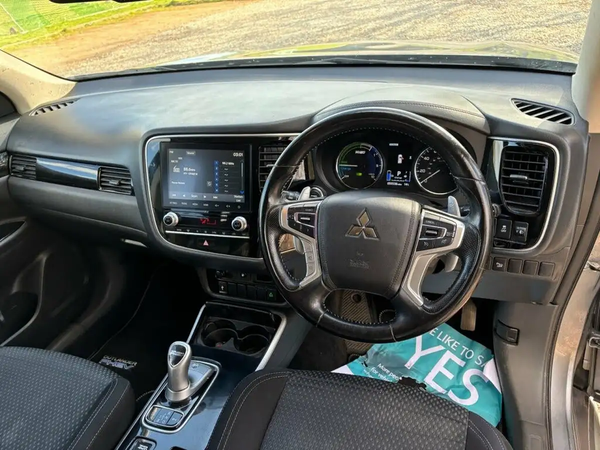 2021-mitsubishi-outlander-24-design-phev-big-10