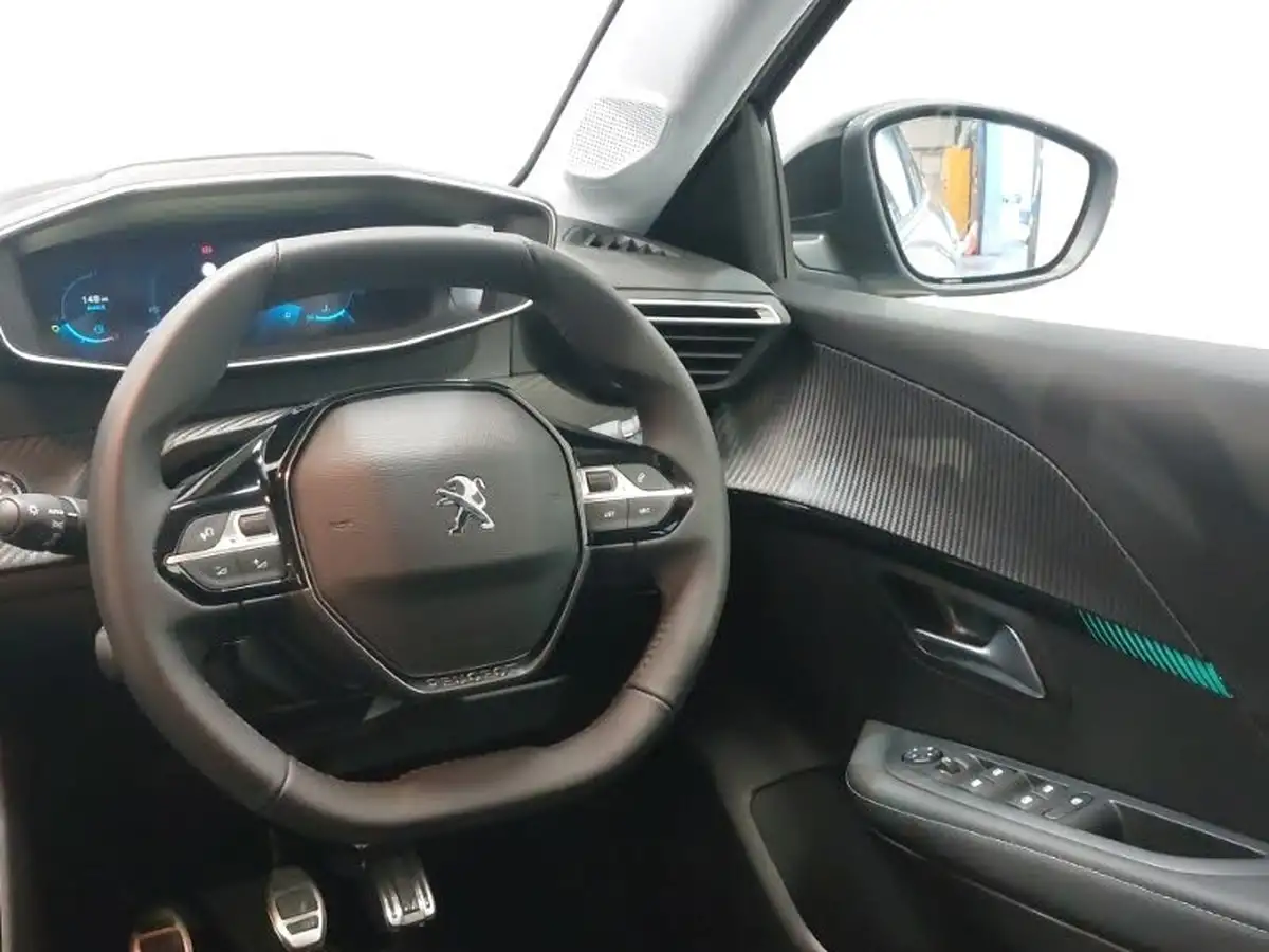 2023-peugeot-208-12-puretech-allure-premium-100ps-big-9