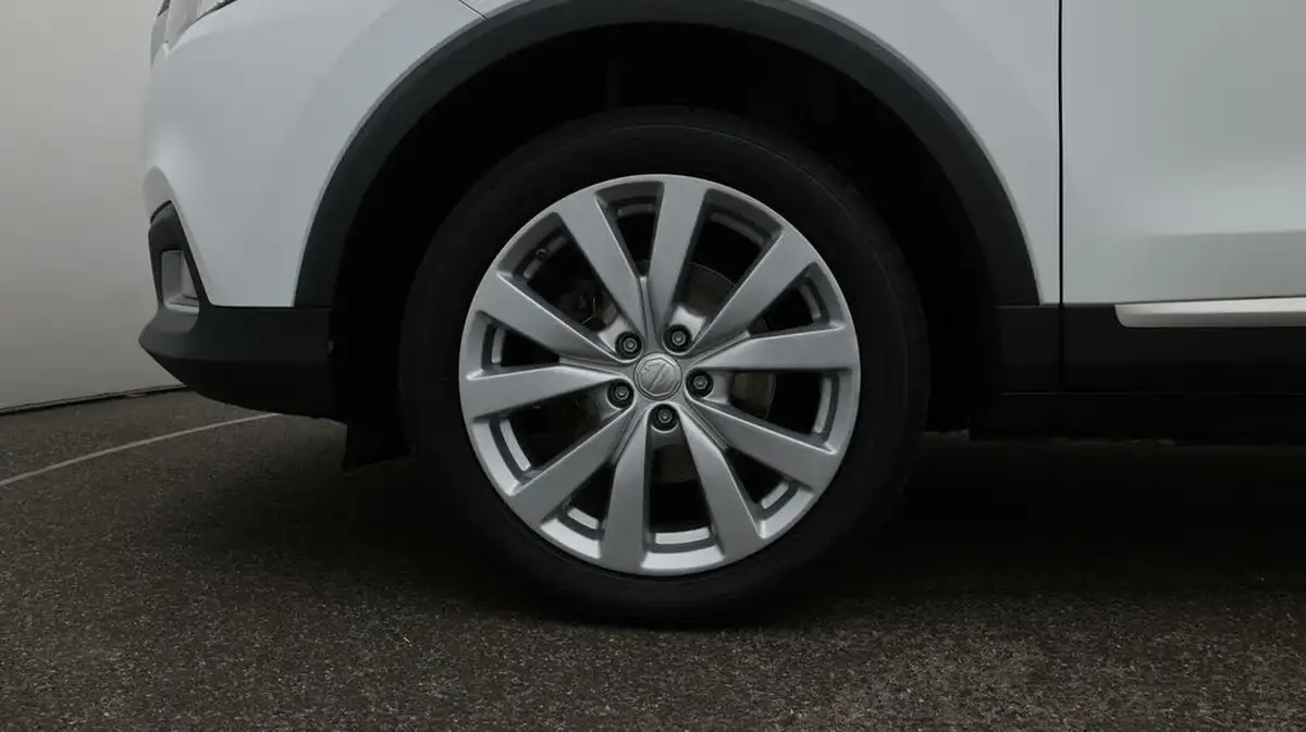 2019-mg-zs-suv-15-vti-tech-excite-106ps-big-18