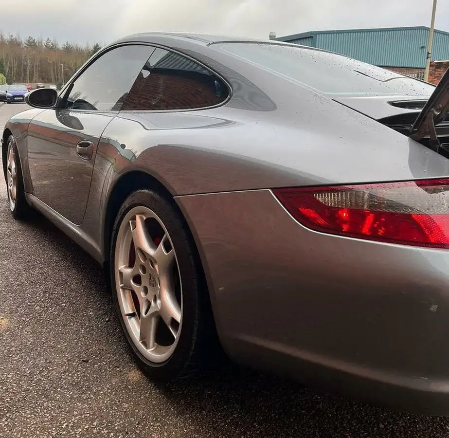 2005-porsche-911-36-carrera-rwd-coupe-big-4