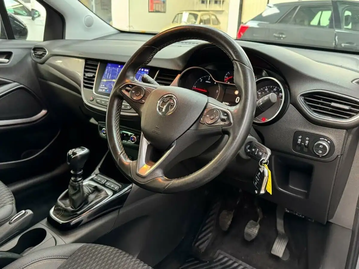 2018-vauxhall-crossland-x-16-tech-line-nav-120ps-big-7