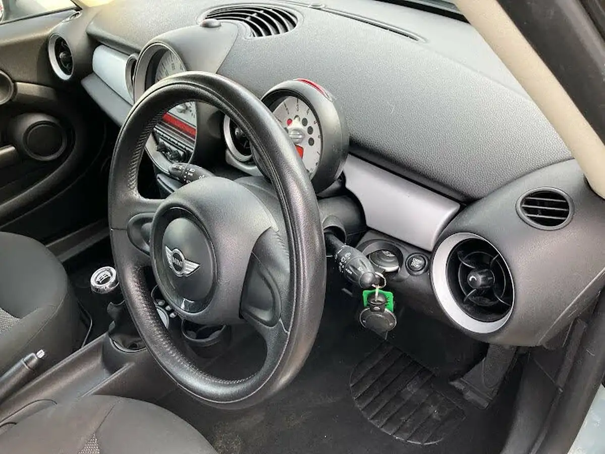 2013-mini-clubman-16td-one-d-big-17