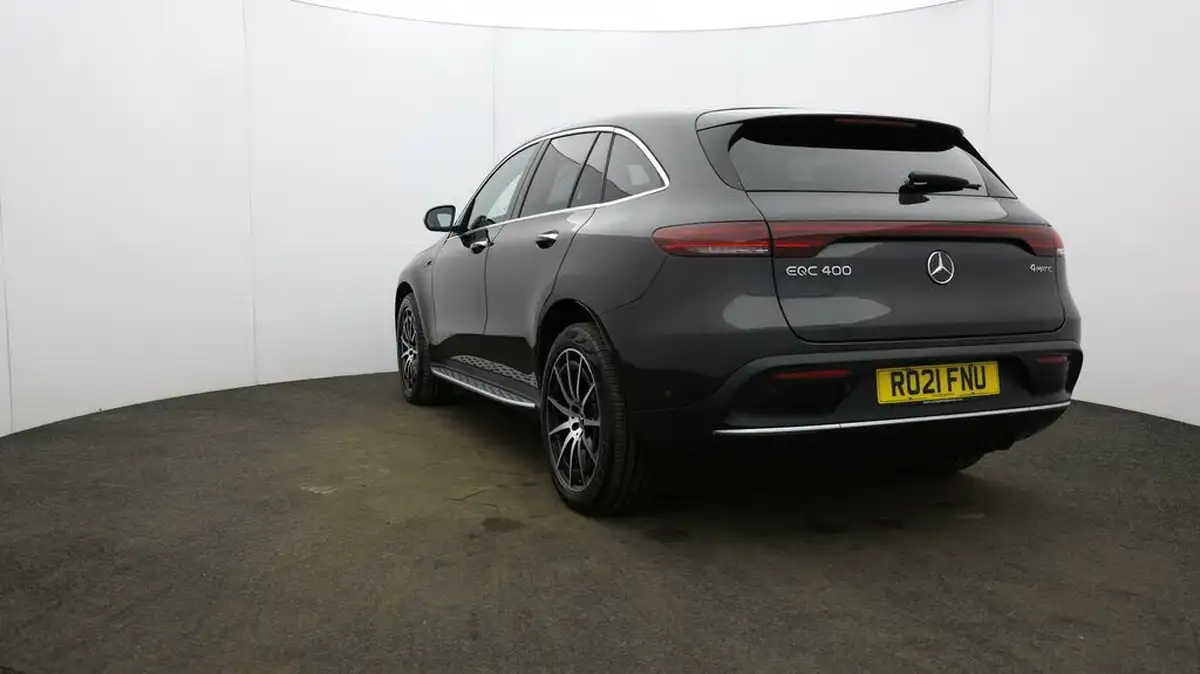 2021-mercedes-benz-eqc-e-eqc-400-amg-line-big-24