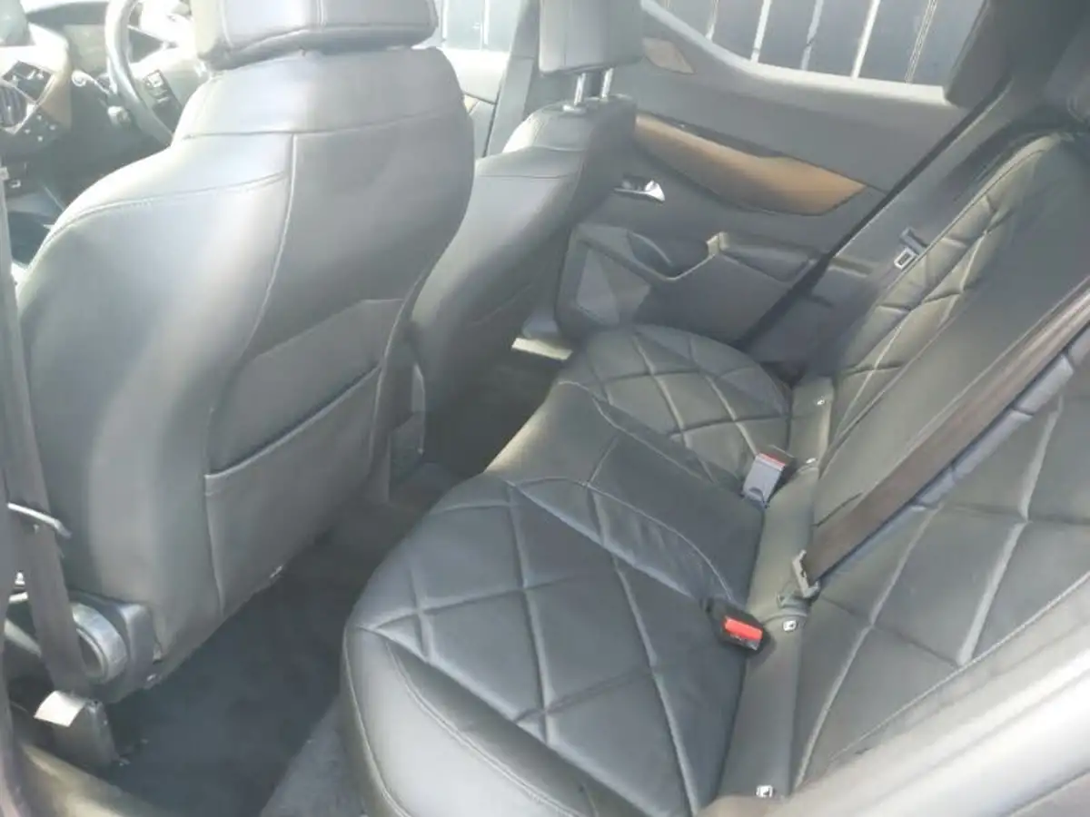 2019-ds-ds-3-crossback-12-puretech-prestige-130ps-eat8-big-5