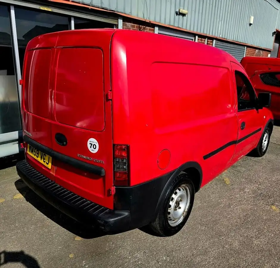 2010-vauxhall-combo-13td-1700-panel-big-5