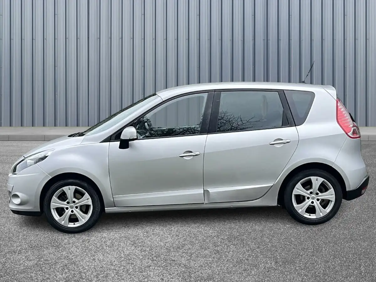 2011-renault-scenic-16-dynamique-tom-tom-big-7
