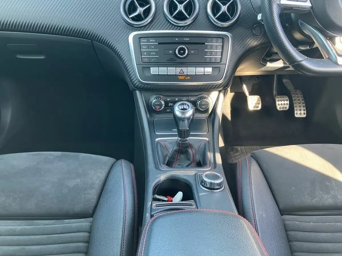 2018-mercedes-benz-a-class-16-a160-amg-line-ss-big-16