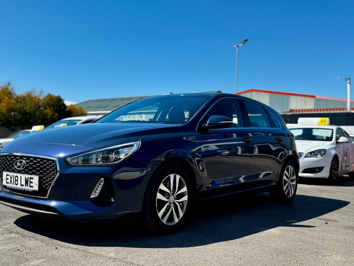 2018-hyundai-i30-10-t-gdi-se-blue-drive-isg-hatchback-big-0