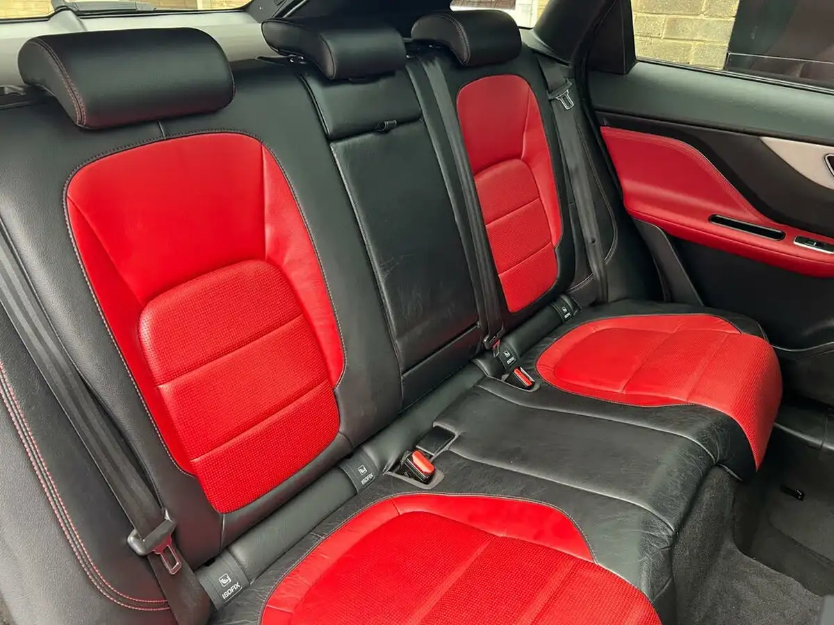 2016-jaguar-f-pace-20-i4d-r-sport-awd-auto-big-38