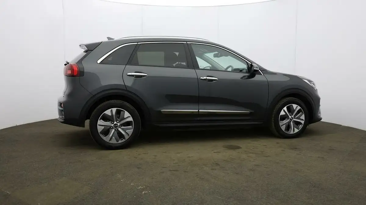 2021-kia-e-niro-ev-4-big-48