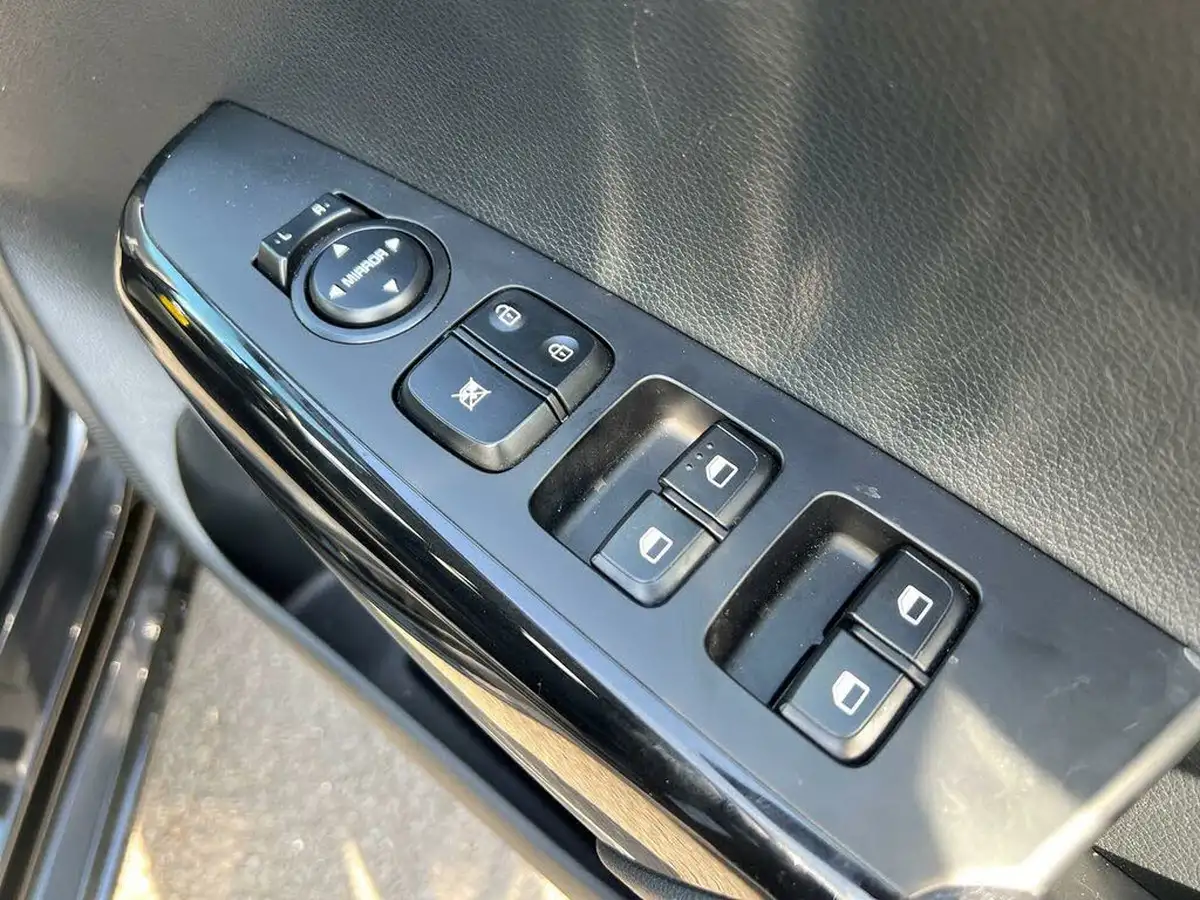 2024-kia-picanto-10-2-big-25
