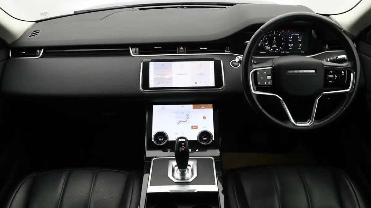 2021-land-rover-range-rover-evoque-15-p300e-s-big-12