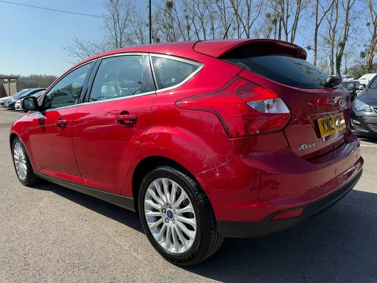 2013-ford-focus-16-titanium-x-182ps-hatchback-big-5