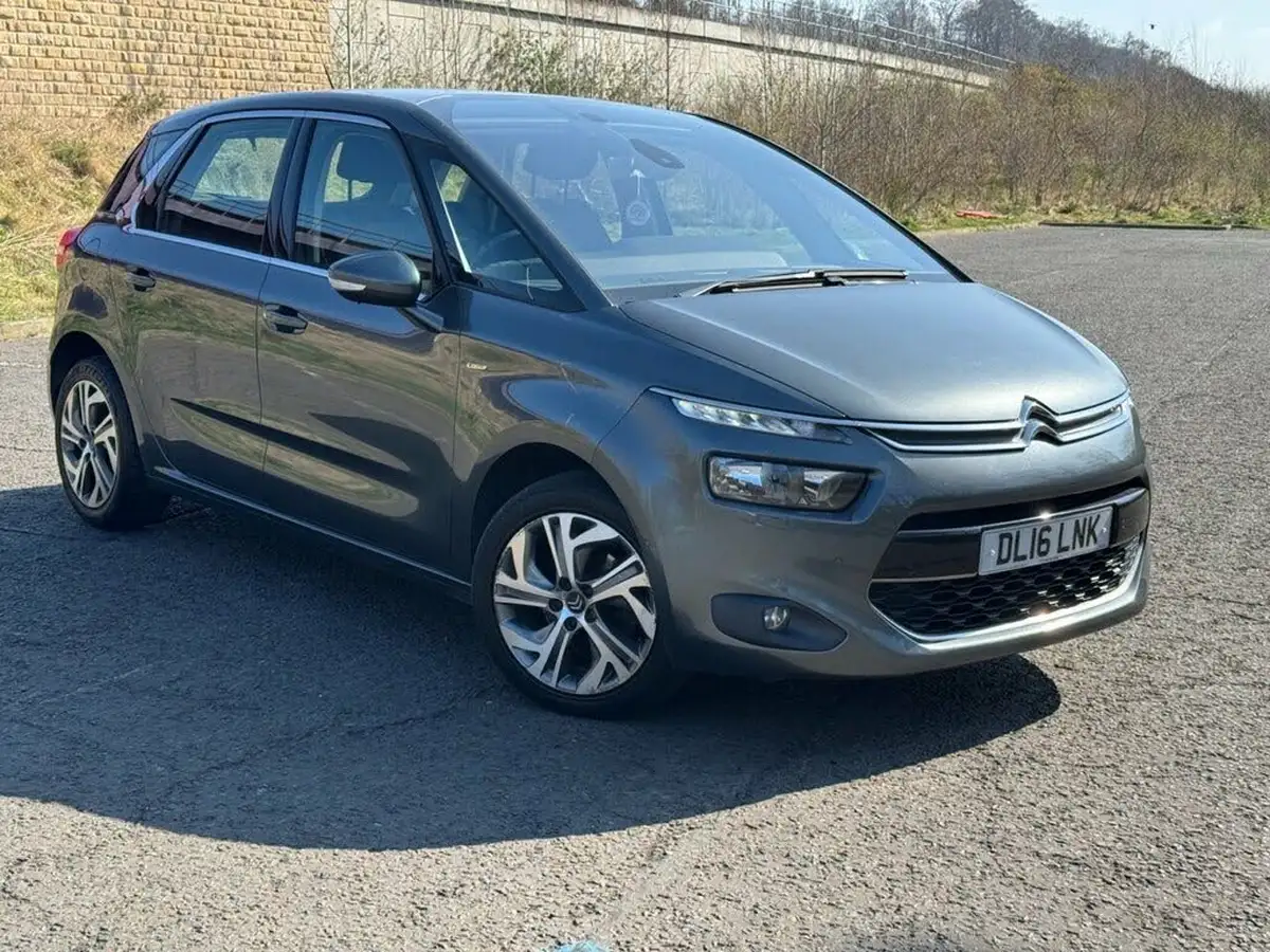 2016-citroen-c4-picasso-16bluehdi-exclusive-big-1