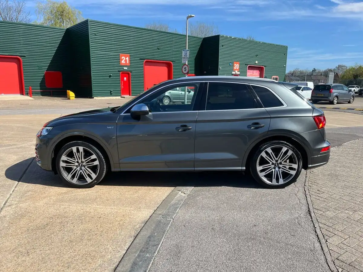 2017-audi-sq5-30-tfsi-quattro-big-7