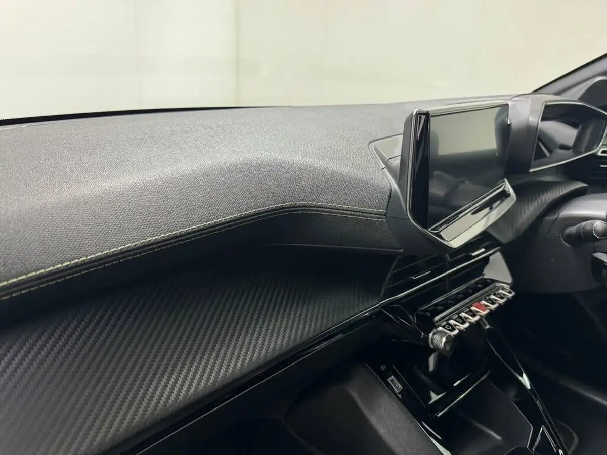 2022-peugeot-208-e-gt-premium-big-16