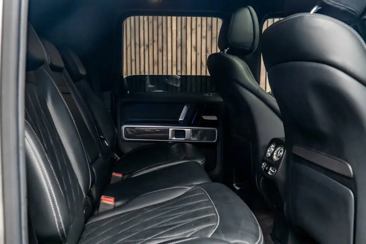 2018-mercedes-benz-g-class-40-g63-amg-big-39