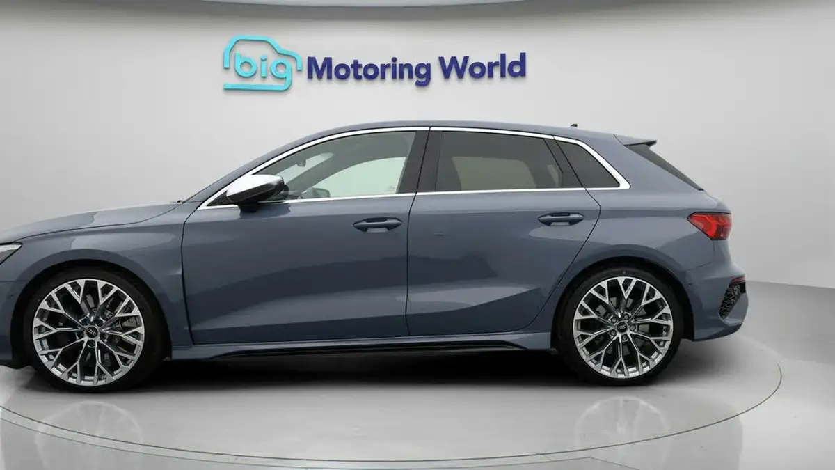 2022-audi-rs3-25-tfsi-sportback-5d-big-66