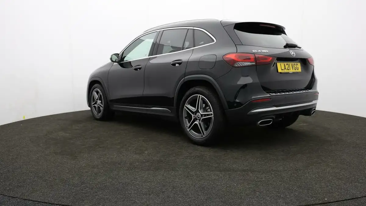 2021-mercedes-benz-gla-class-13-gla-180-amg-line-executive-1332cc-big-4