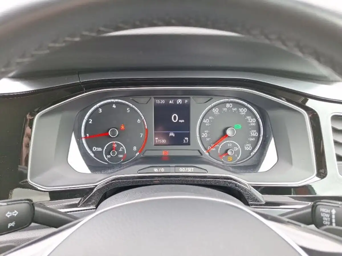 2021-volkswagen-polo-10-tsi-active-dsg-big-9