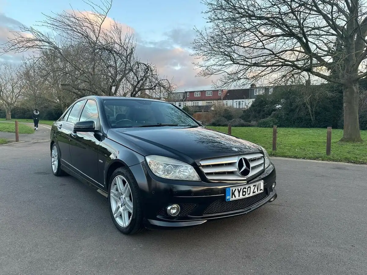 2010-mercedes-benz-c-class-18-c180-cgi-sport-156bhp-saloon-4d-big-2