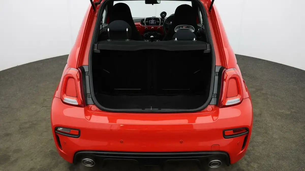 2018-abarth-595-14-tjet-big-16
