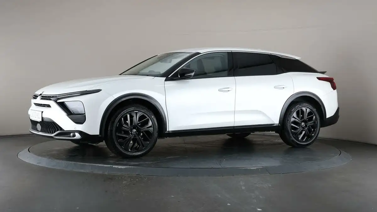 2022-citroen-c5-x-12-puretech-shine-big-32