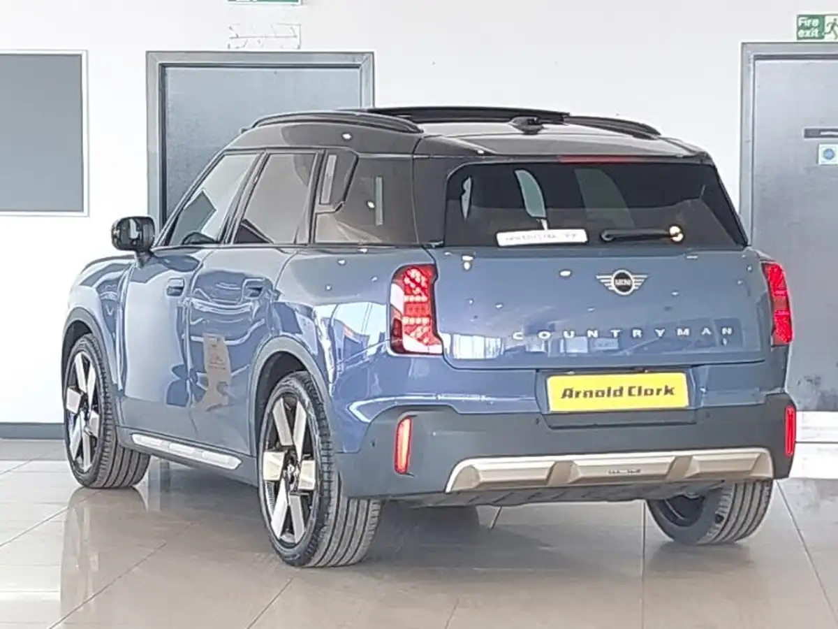 2024-mini-countryman-e-cooper-e-exclusive-big-1