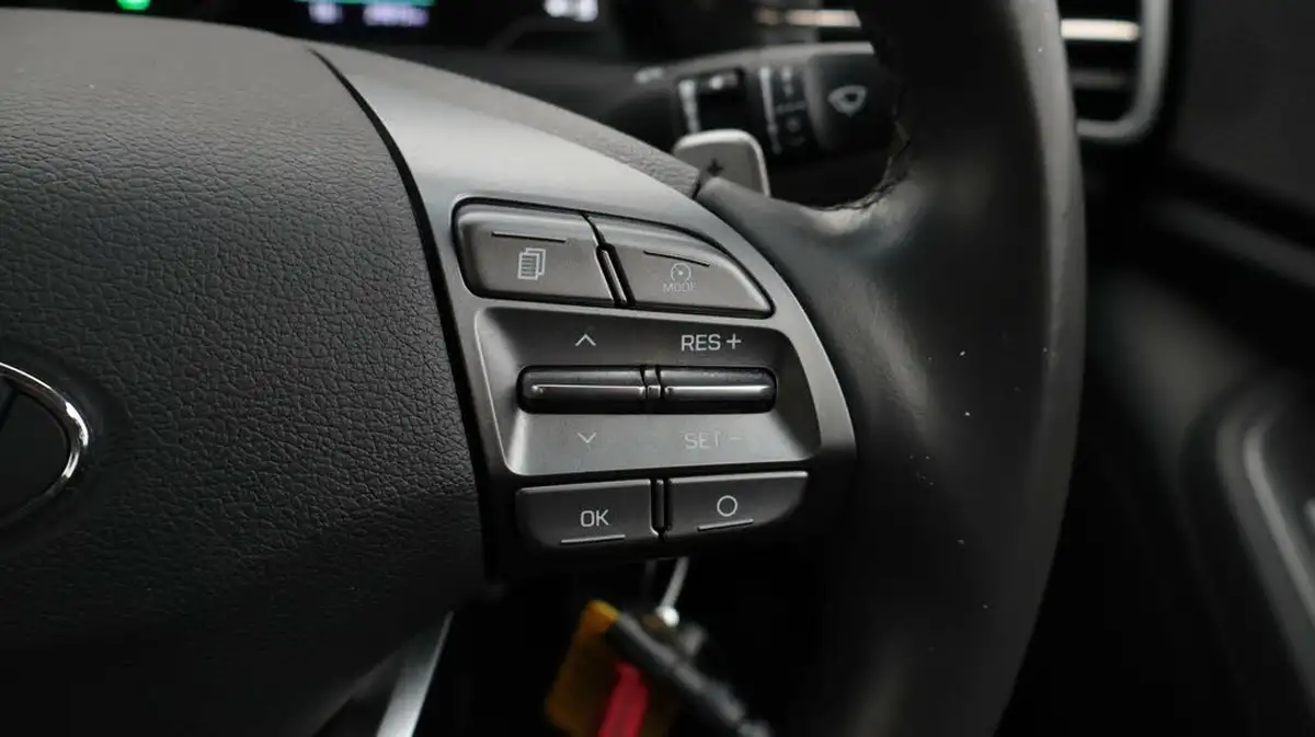 2020-hyundai-ioniq-16-gdi-se-connect-hybrid-big-24