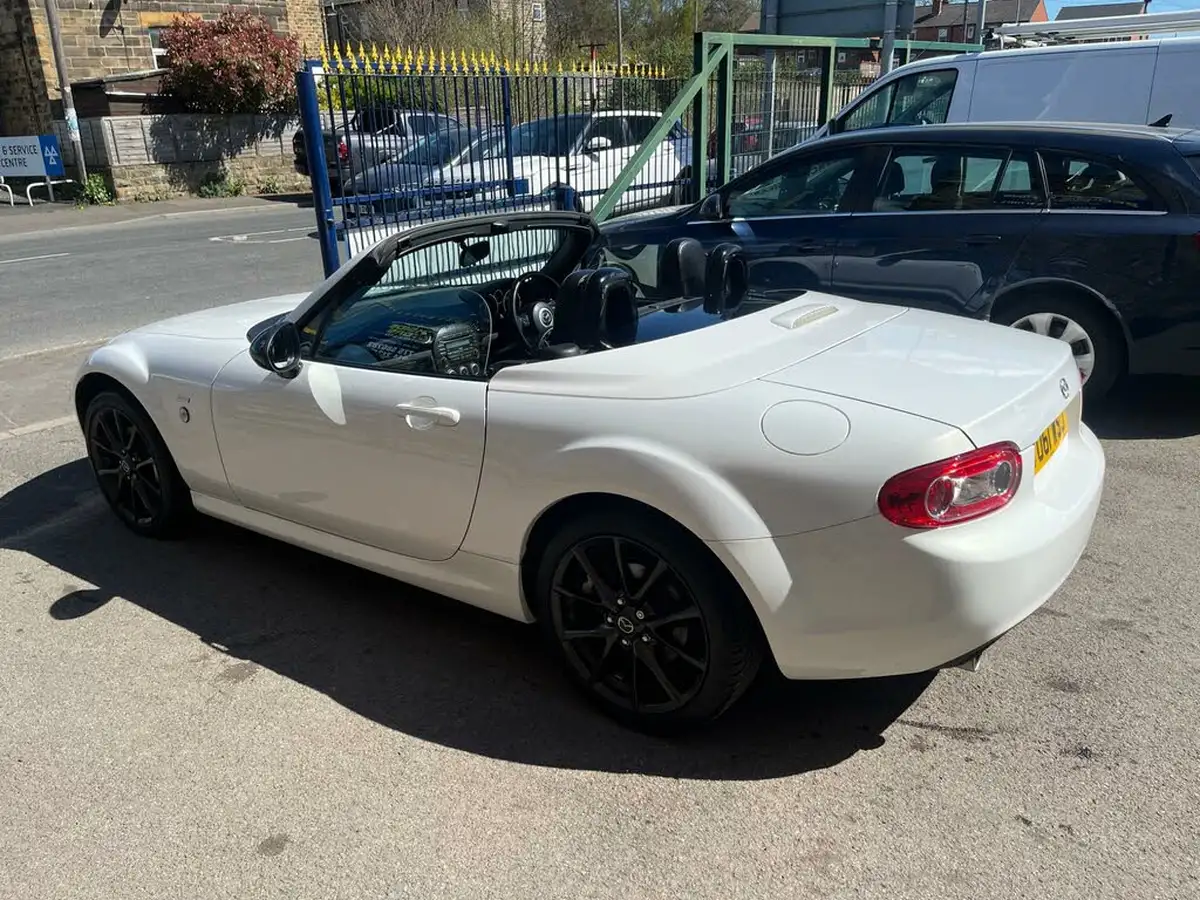 2011-mazda-mx-5-20-roadster-sport-black-big-5