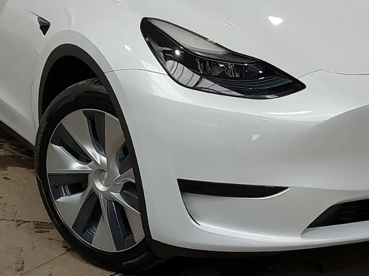 2023-tesla-model-y-e-rwd-big-8