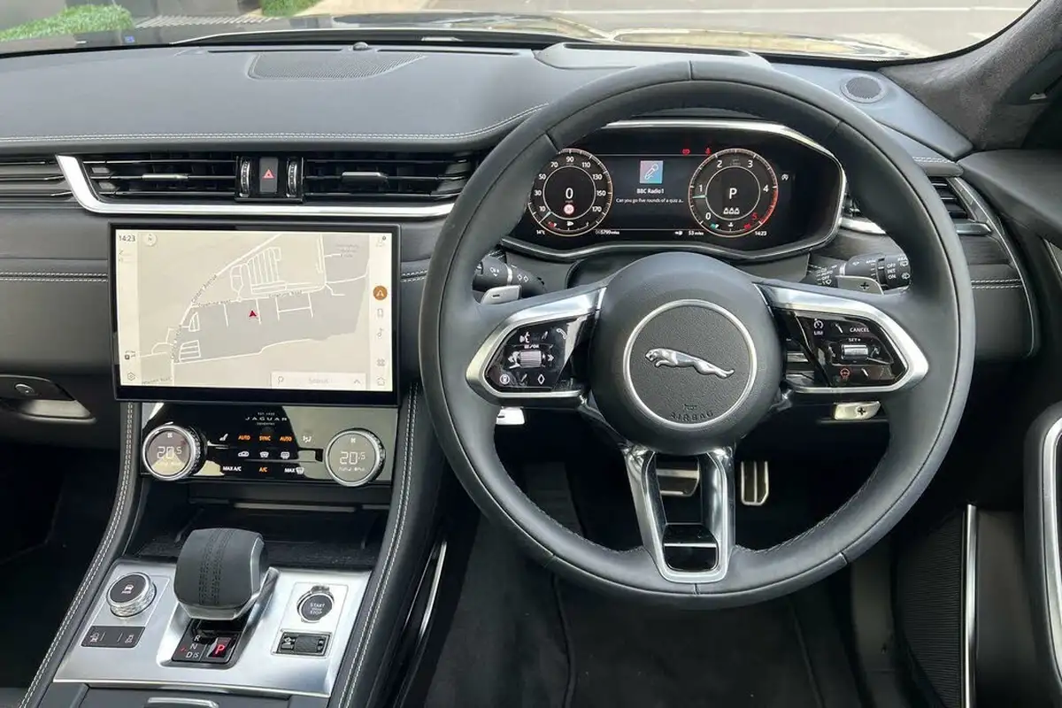 2024-jaguar-f-pace-20-d200-r-dynamic-hse-black-90th-anniversary-edition-big-39