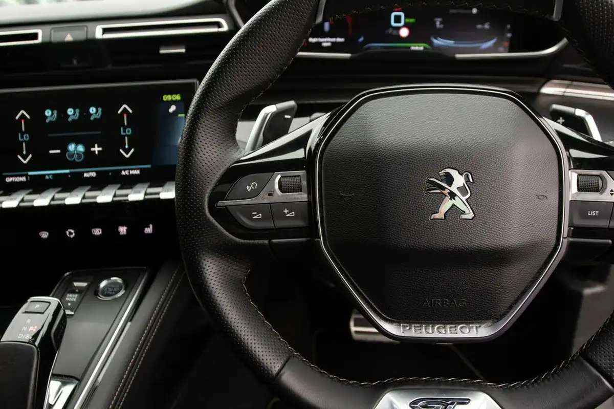 2020-peugeot-508-sw-16-puretech-gt-225bhp-hybrid-e-eat8-big-17