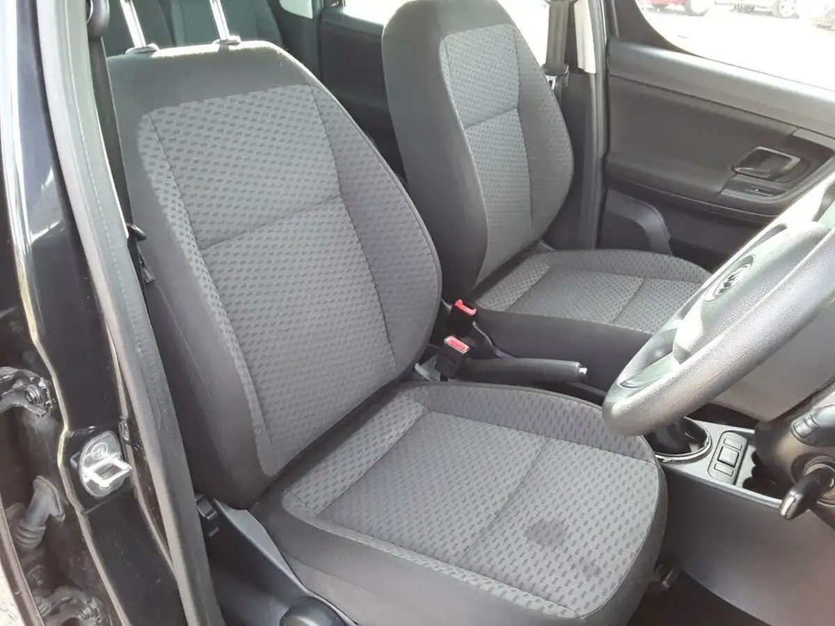 2014-skoda-roomster-16tdi-se-105ps-big-9