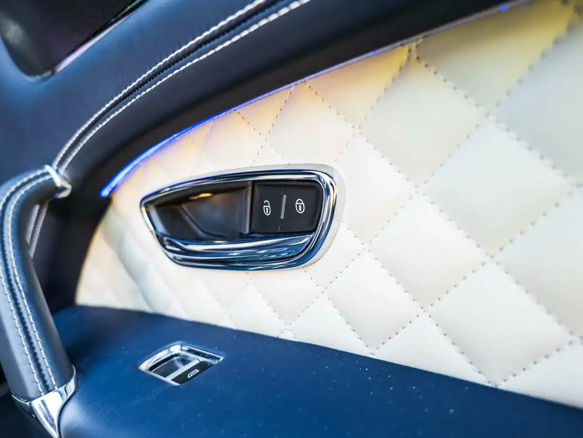 2017-bentley-bentayga-60-w12-big-44