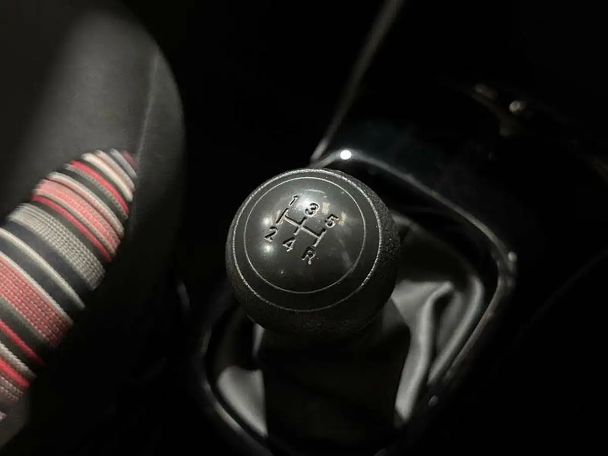 2021-citroen-c1-10-vti-feel-5d-big-17